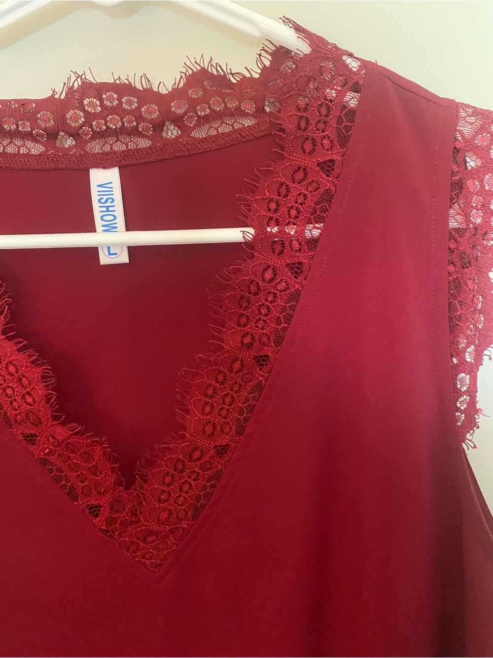 Lush Red Lace-Trim Sleeveless Top - Picture 3 of 3